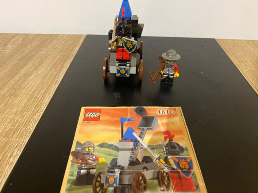Lego 4816 Castle Knights' Kingdom I Knights' Catapult Lego 4816 Castle Knights' Kingdom I Knights' Catapult