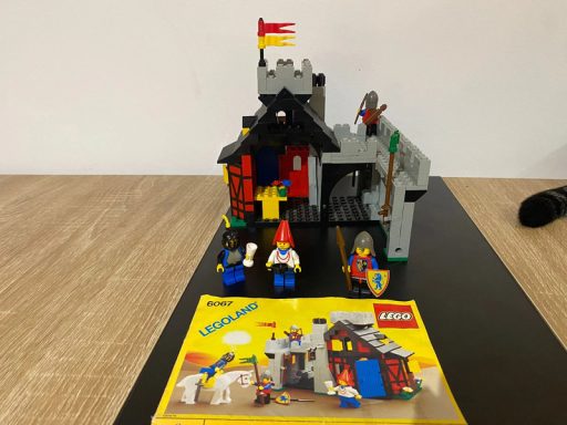 Lego 6067 Castle Lion Knights Guarded Inn Lego 6067 Castle Lion Knights Guarded Inn